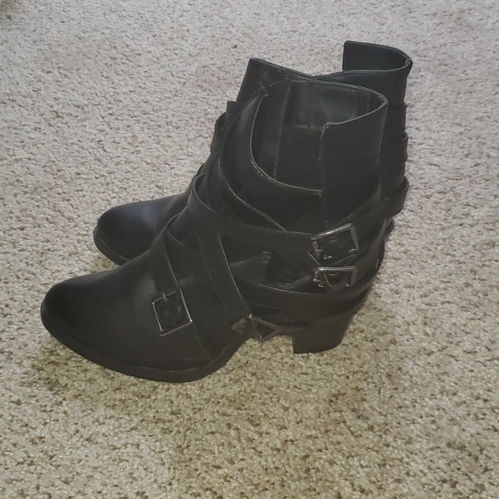 Shoes - Picture 3 of 3